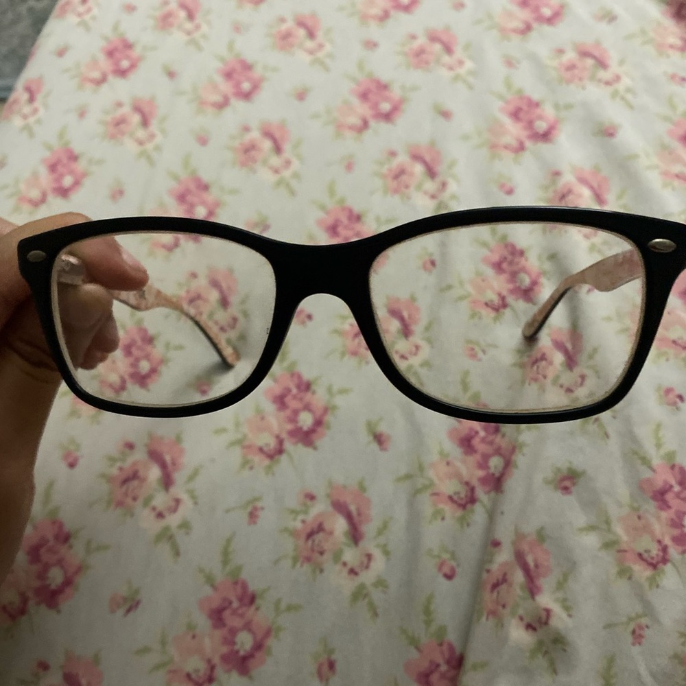 Black Ray Bans (Good Condition) - image 5